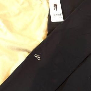 ALO leggings
